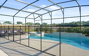 Bernie Pool Home 8 BED