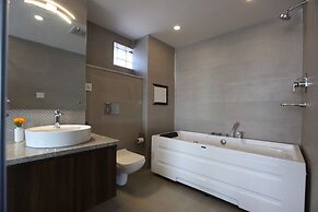 Apex Business Hotel