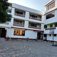 CaliTwapa Hotel & Restaurant