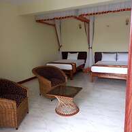 CaliTwapa Hotel & Restaurant