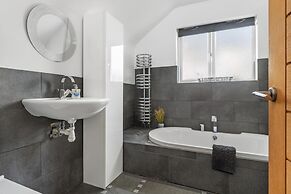 Soldeu - Lovely Cottage With Hot Tub