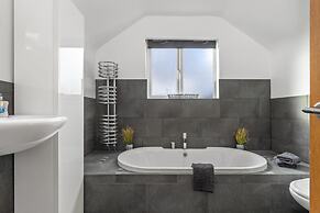 Soldeu - Lovely Cottage With Hot Tub