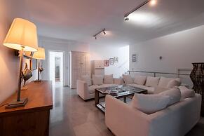 Icarus Luxury Beachfront Villa