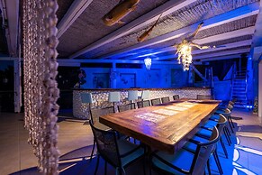 Icarus Luxury Beachfront Villa