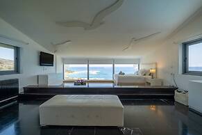 Icarus Luxury Beachfront Villa