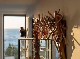 Icarus Luxury Beachfront Villa