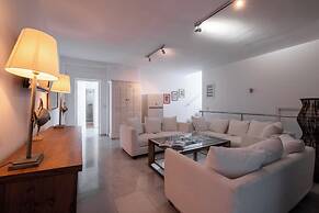 Icarus Luxury Beachfront Villa