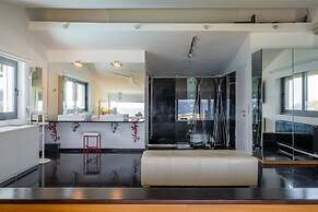 Icarus Luxury Beachfront Villa