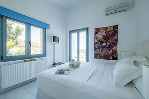 Icarus Luxury Beachfront Villa