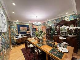 Ailim House Serviced Cottage