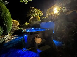 Ailim House Serviced Cottage