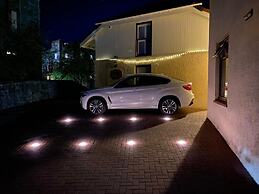 Ailim House Serviced Cottage