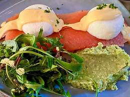 Ailim House Serviced Cottage