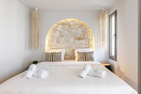 Amalthia Luxury Suites