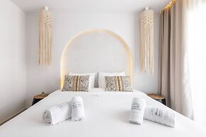 Amalthia Luxury Suites