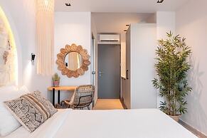 Amalthia Luxury Suites