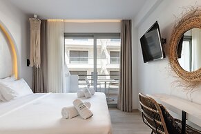 Amalthia Luxury Suites