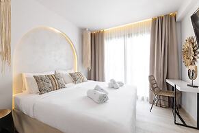 Amalthia Luxury Suites