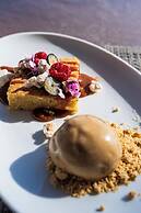 Palmares Signature Apartments