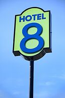 Hotel 8