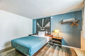 Hotel 8