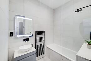 Lovely 1-bed Apartment in London With Courtyard