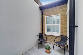 Lovely 1-bed Apartment in London With Courtyard