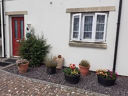 Ground Floor Cornish Retreat and Courtyard Garden