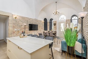 Nina Luxury Apartment