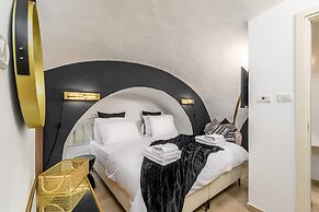 Nina Luxury Apartment