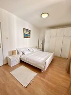 Spacious 2-bed Apartment in Cavtat