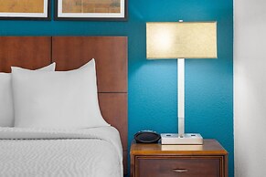 Tysons Corner Suites, A Baymont by Wyndham