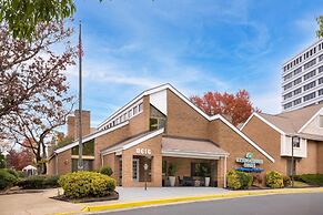 Tysons Corner Suites, A Baymont by Wyndham