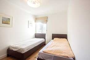 Excellent 2-bed Apartment in Colindale, London
