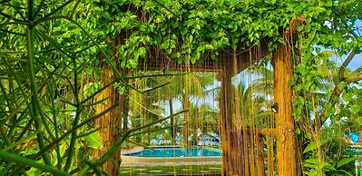 Crystal Shore Beach Resort powered by Cocotel