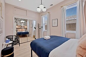 Grand Avenue APT 2/West Loop & newly renovated! by AllSet Turnover