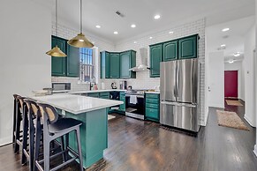 Art Deco Inspired Designer 2 Bed Loft in West Town by AllSet Turnover