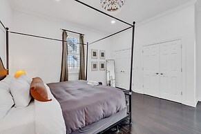 Art Deco Inspired Designer 2 Bed Loft in West Town by AllSet Turnover