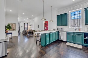 Art Deco Inspired Designer 2 Bed Loft in West Town by AllSet Turnover