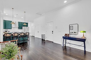 Art Deco Inspired Designer 2 Bed Loft in West Town by AllSet Turnover