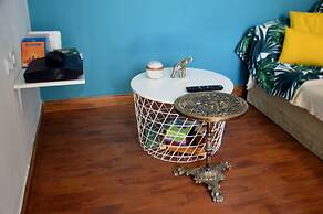 Chrismma Apartment With Private Yard, Parking