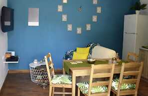 Chrismma Apartment With Private Yard, Parking