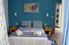 Chrismma Apartment With Private Yard, Parking