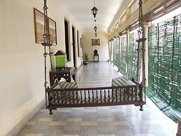 Nilambag palace