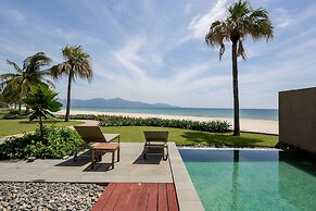 Luxury Beach Resort Apartments & Villas