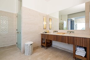 Luxury Beach Resort Apartments & Villas