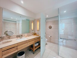 Luxury Beach Resort Apartments & Villas