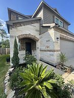 ECLIPZ Modern CEO Corp House