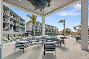 Harbor Island Beach Club by Villatel