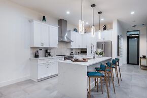 Harbor Island Beach Club by Villatel